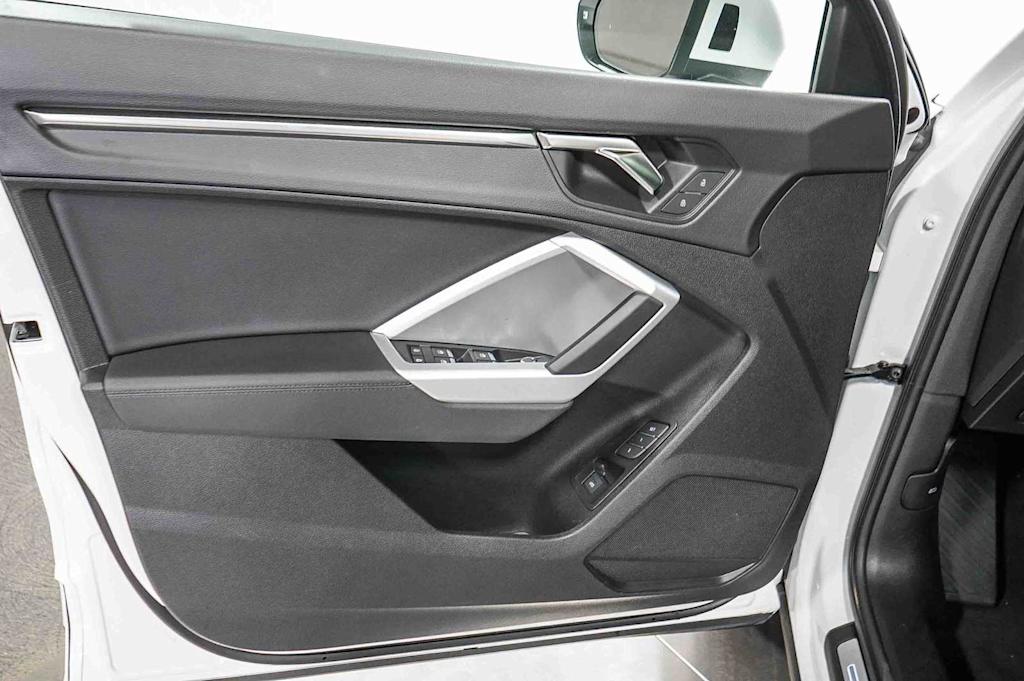 Thumbnail: 2024 Audi Q3 - 26