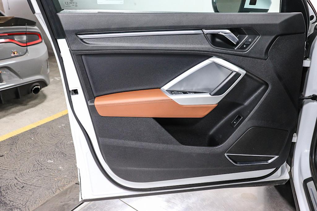 Thumbnail: 2021 Audi Q3 - 28