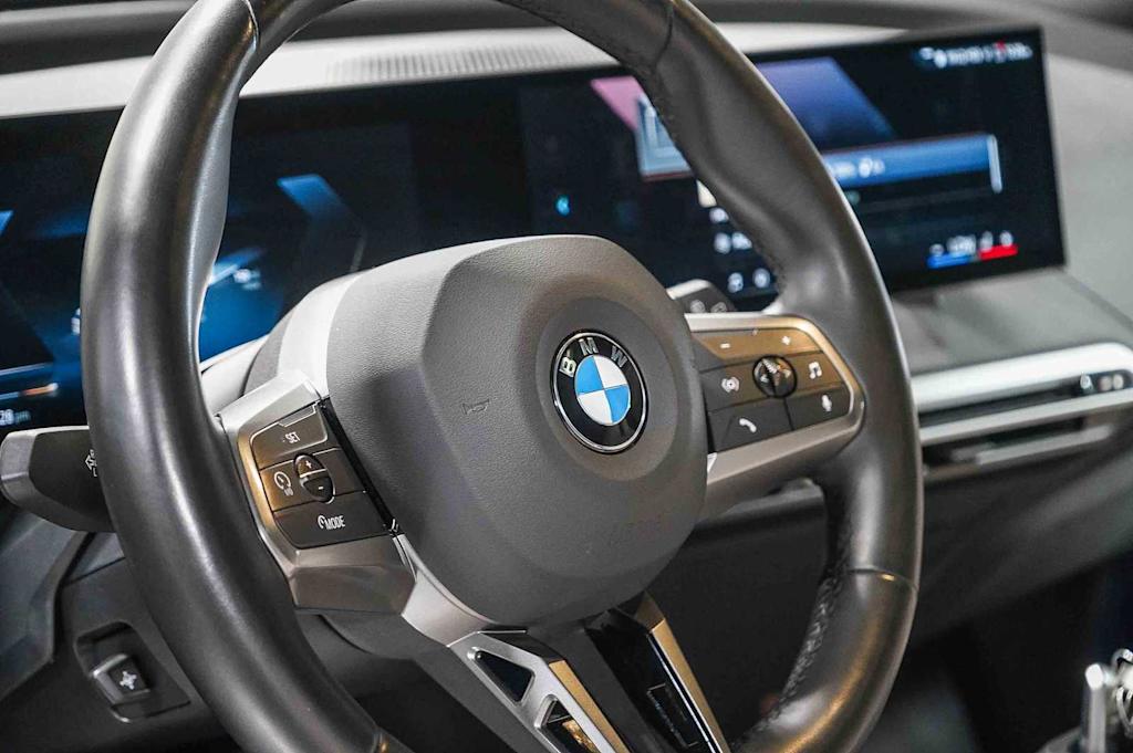 Thumbnail: 2025 BMW iX - 22