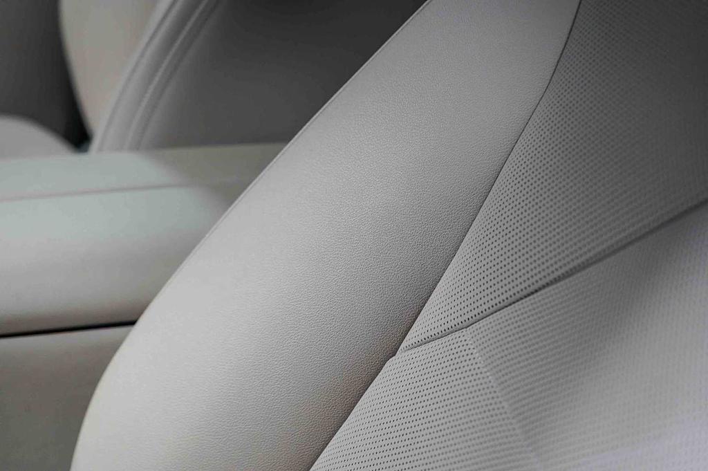 Thumbnail: 2025 BMW iX - 8