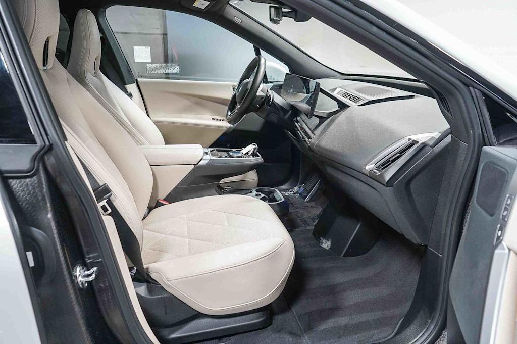 Thumbnail: 2025 BMW iX - 7