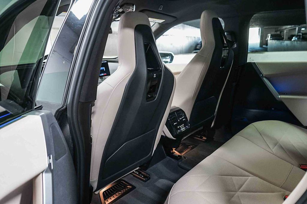 Thumbnail: 2025 BMW iX - 9