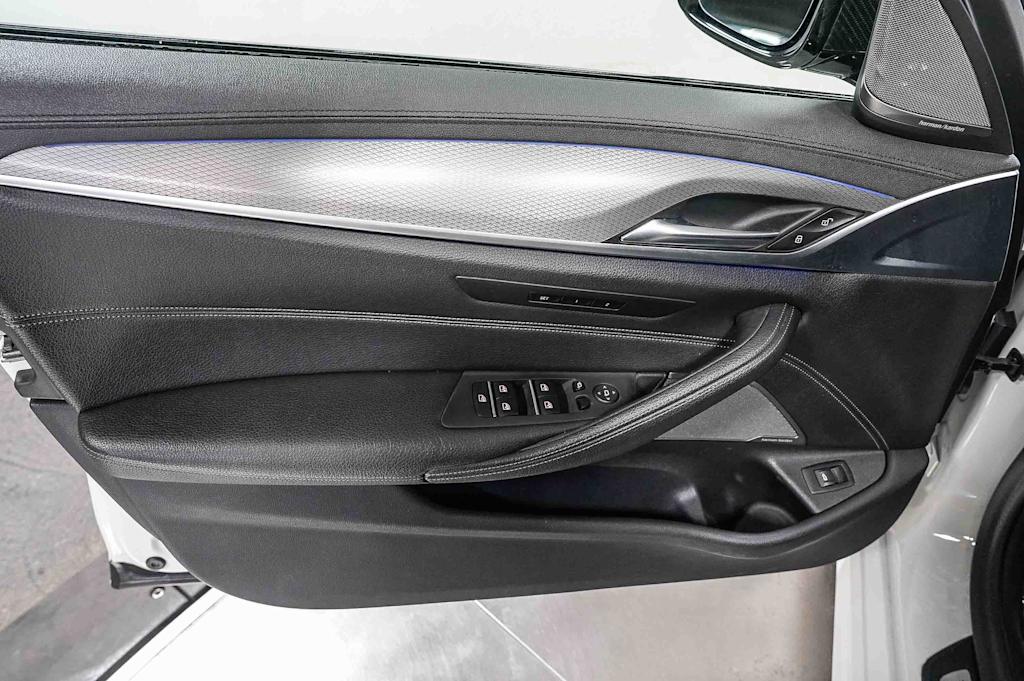 Thumbnail: 2020 BMW 5 Series - 26