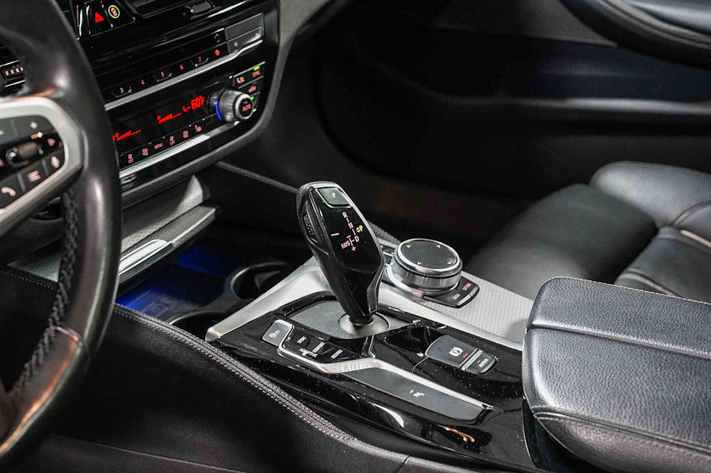 Thumbnail: 2020 BMW 5 Series - 16