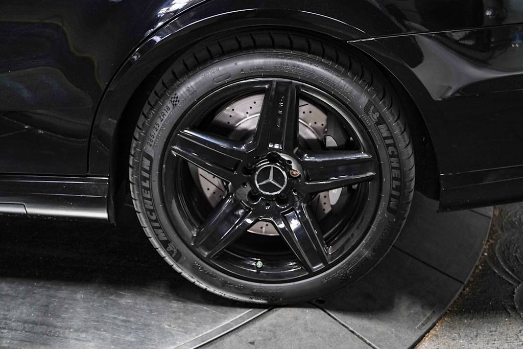 Thumbnail: 2011 Mercedes-Benz E-Class - 22