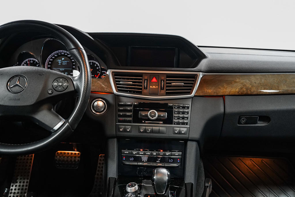 Thumbnail: 2011 Mercedes-Benz E-Class - 7