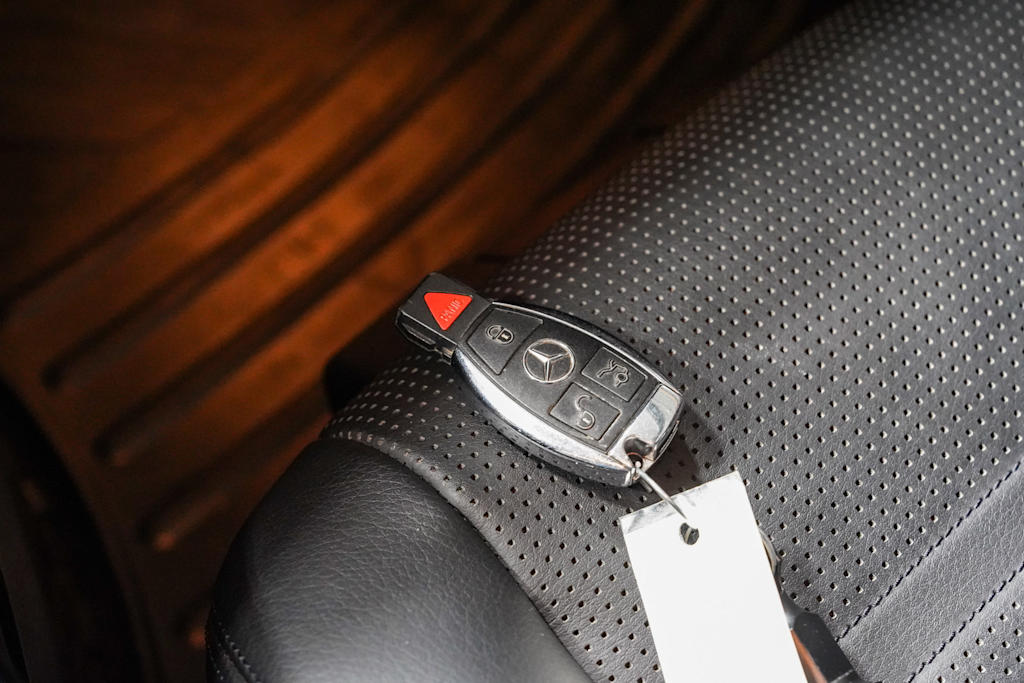 Thumbnail: 2011 Mercedes-Benz E-Class - 16