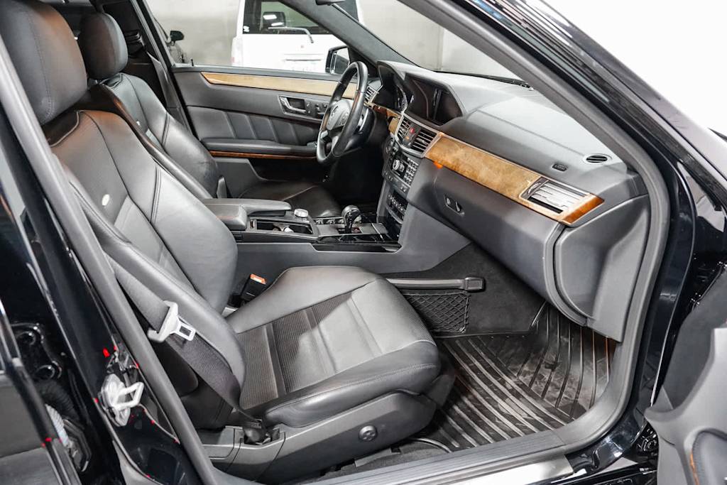 Thumbnail: 2011 Mercedes-Benz E-Class - 8
