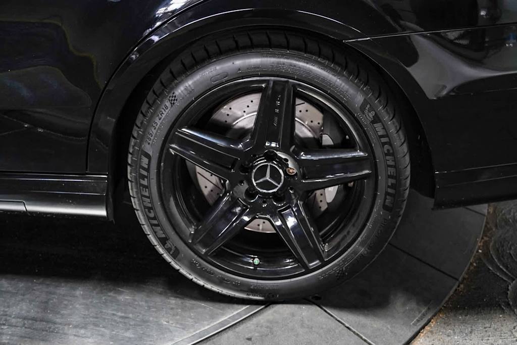Thumbnail: 2011 Mercedes-Benz E-Class - 22