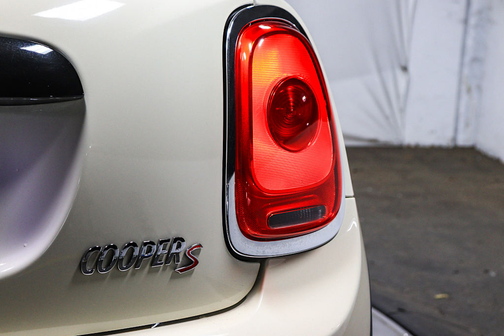 Thumbnail: 2017 MINI Cooper - 22