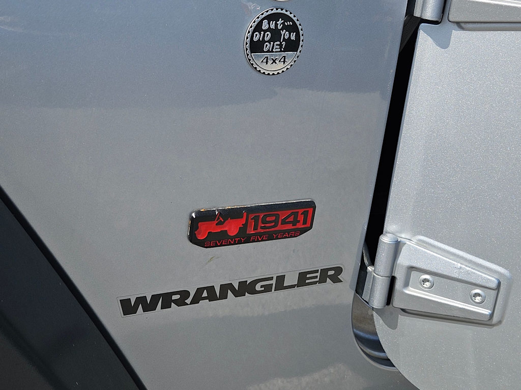 Thumbnail: 2013 Jeep Wrangler - 22