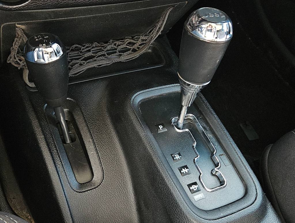 Thumbnail: 2013 Jeep Wrangler - 13
