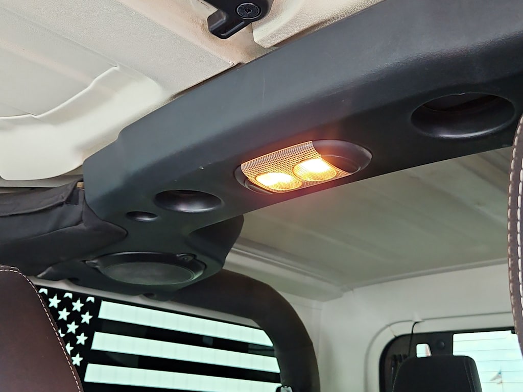 Thumbnail: 2013 Jeep Wrangler - 25
