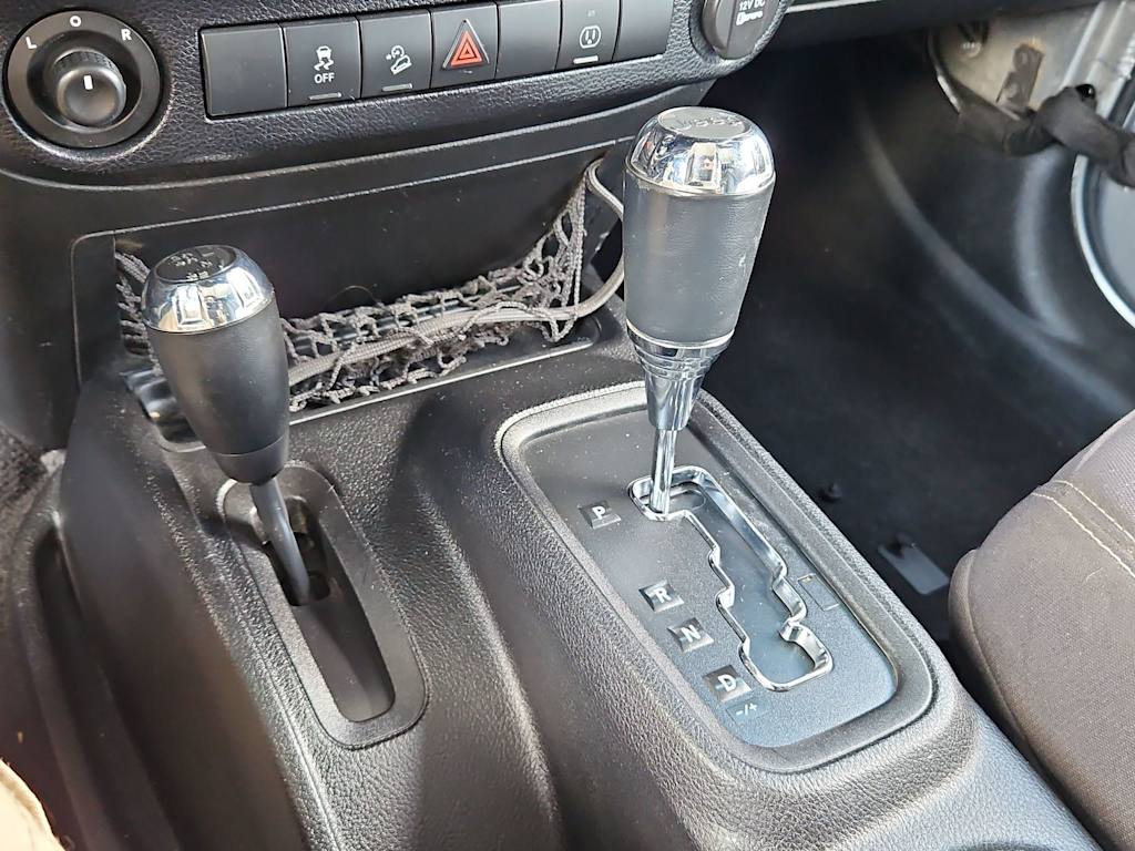 Thumbnail: 2013 Jeep Wrangler - 13