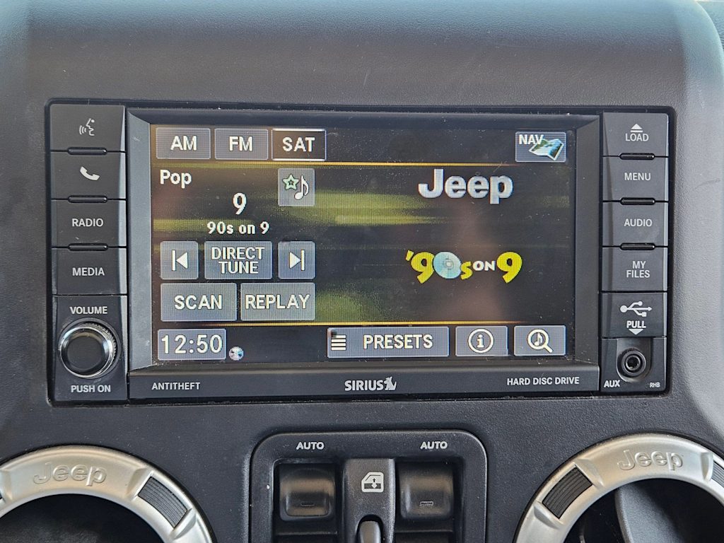 Thumbnail: 2017 Jeep Wrangler - 9