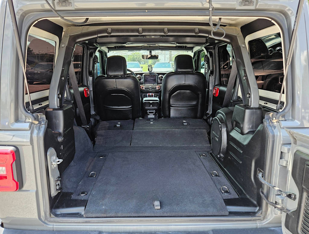 Thumbnail: 2020 Jeep Wrangler - 17