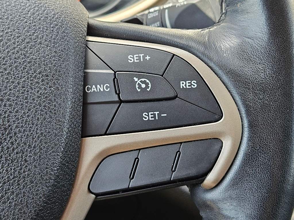 Thumbnail: 2016 Jeep Cherokee - 22