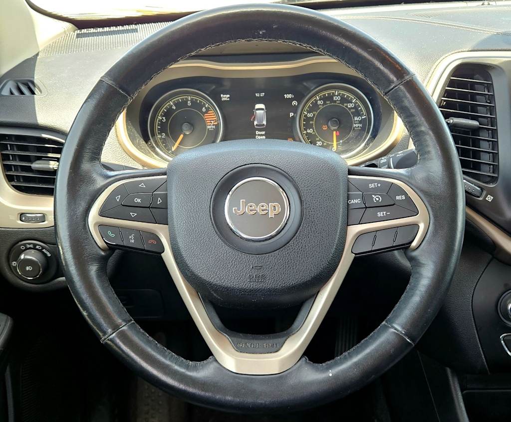 Thumbnail: 2016 Jeep Cherokee - 9