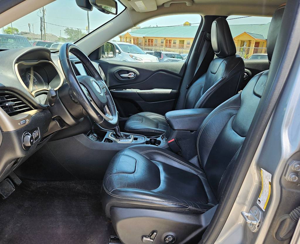 Thumbnail: 2016 Jeep Cherokee - 10