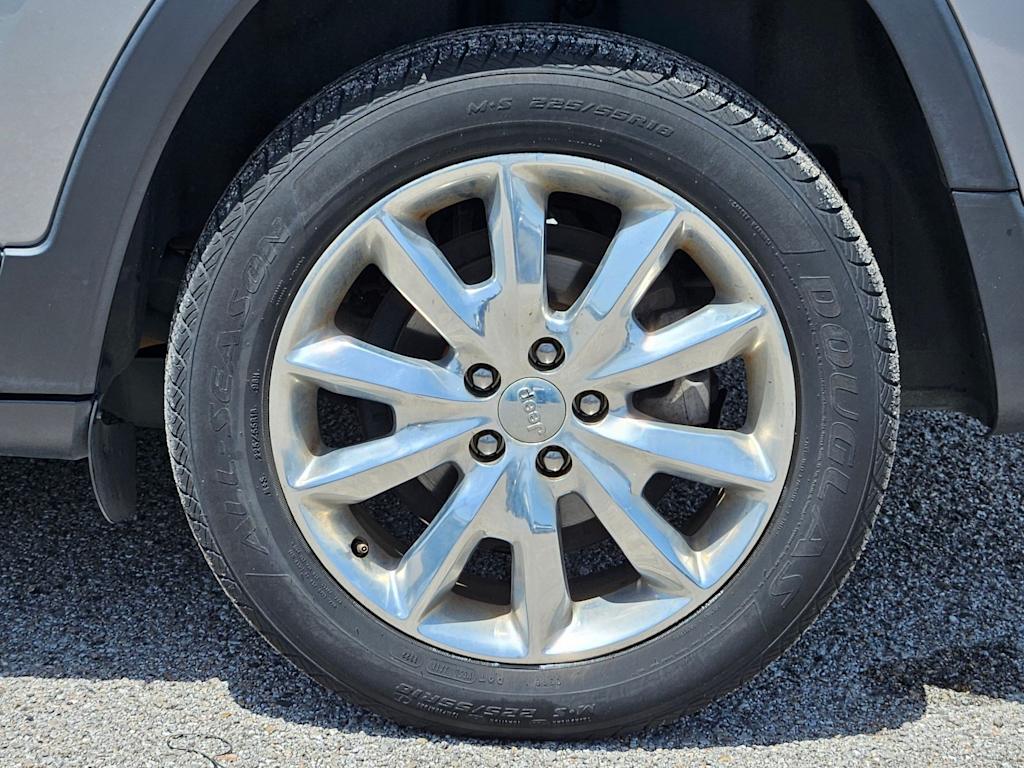 Thumbnail: 2016 Jeep Cherokee - 8