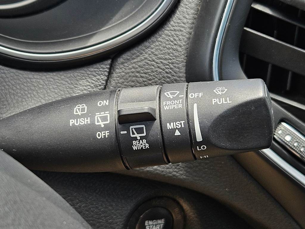 Thumbnail: 2019 Jeep Cherokee - 28
