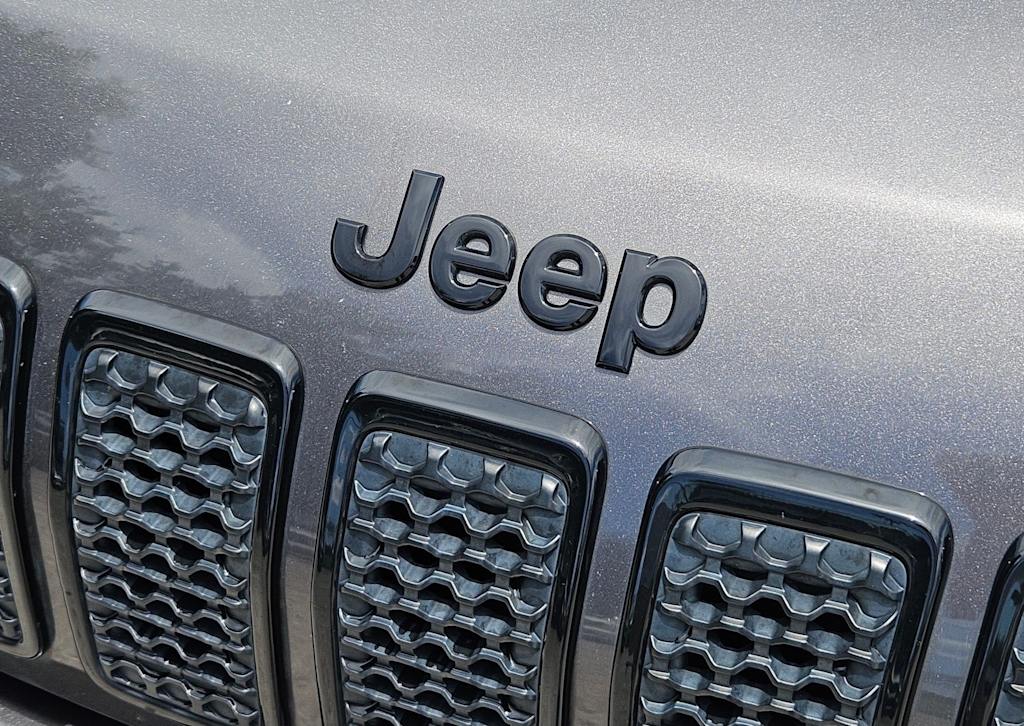 Thumbnail: 2019 Jeep Cherokee - 7
