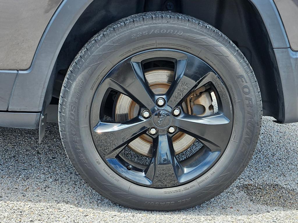 Thumbnail: 2019 Jeep Cherokee - 8