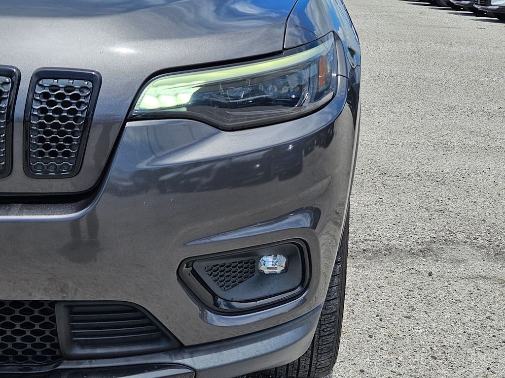 Thumbnail: 2019 Jeep Cherokee - 24