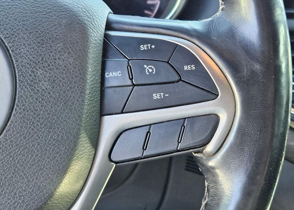 Thumbnail: 2020 Jeep Grand Cherokee - 20