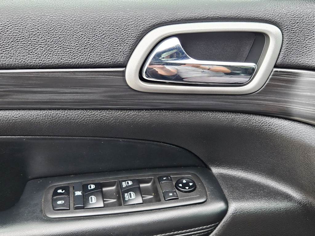 Thumbnail: 2021 Jeep Grand Cherokee - 33