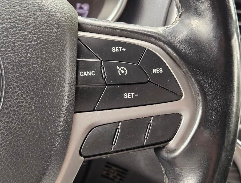 Thumbnail: 2021 Jeep Grand Cherokee - 30
