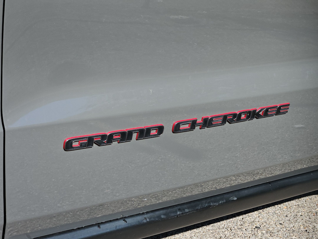 Thumbnail: 2019 Jeep Grand Cherokee - 7