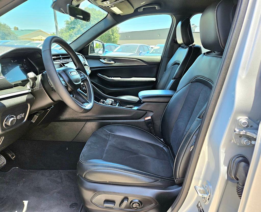 Thumbnail: 2025 Jeep Grand Cherokee L - 10