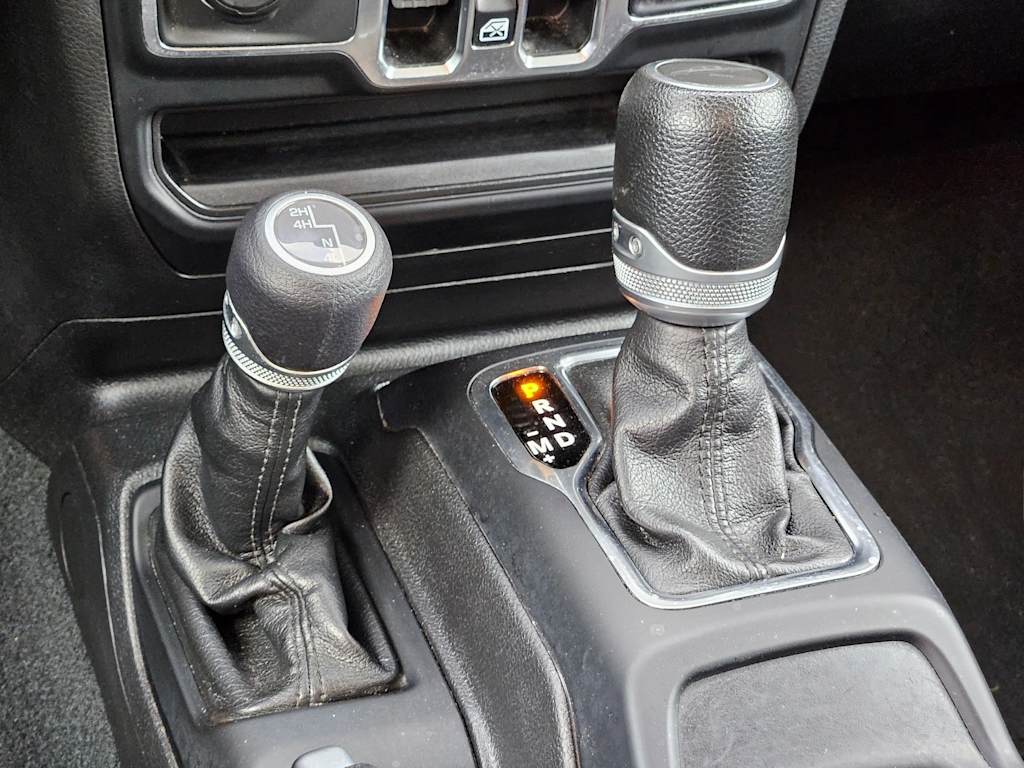 Thumbnail: 2023 Jeep Gladiator - 16