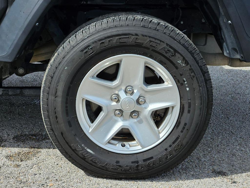 Thumbnail: 2023 Jeep Gladiator - 8