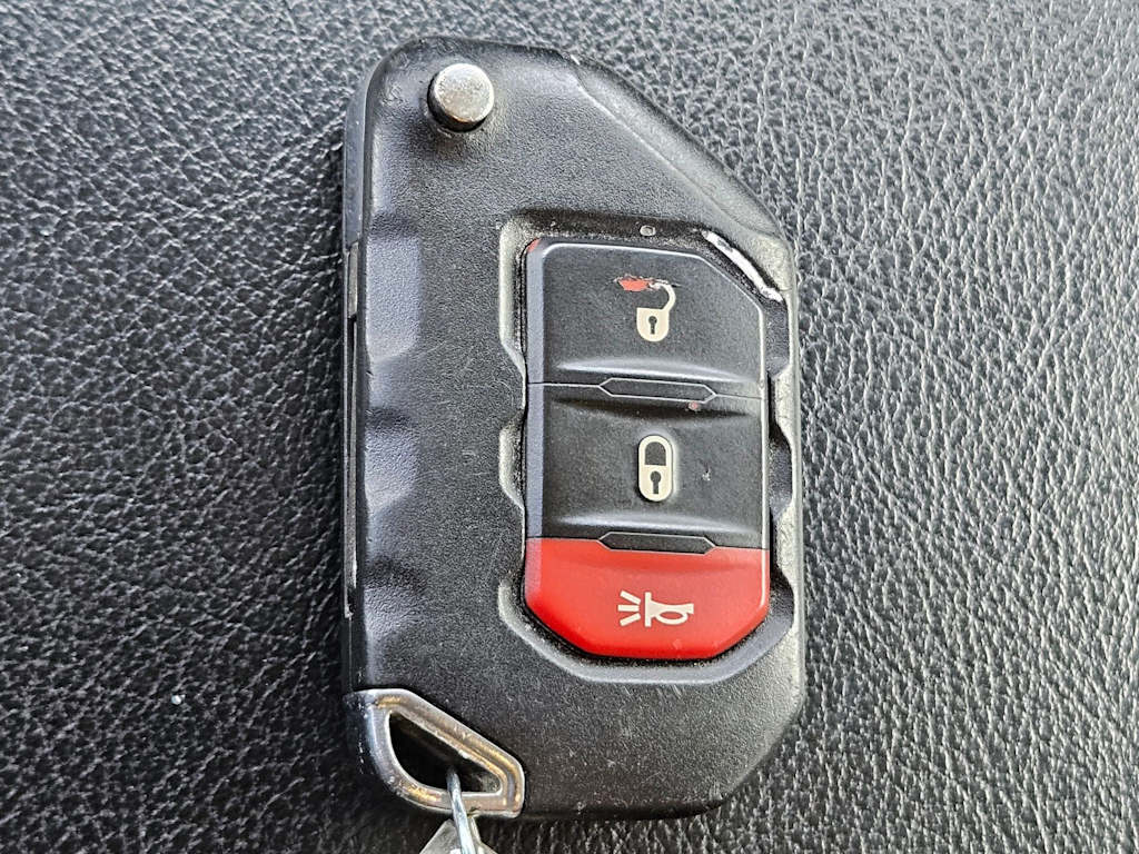 Thumbnail: 2023 Jeep Gladiator - 18