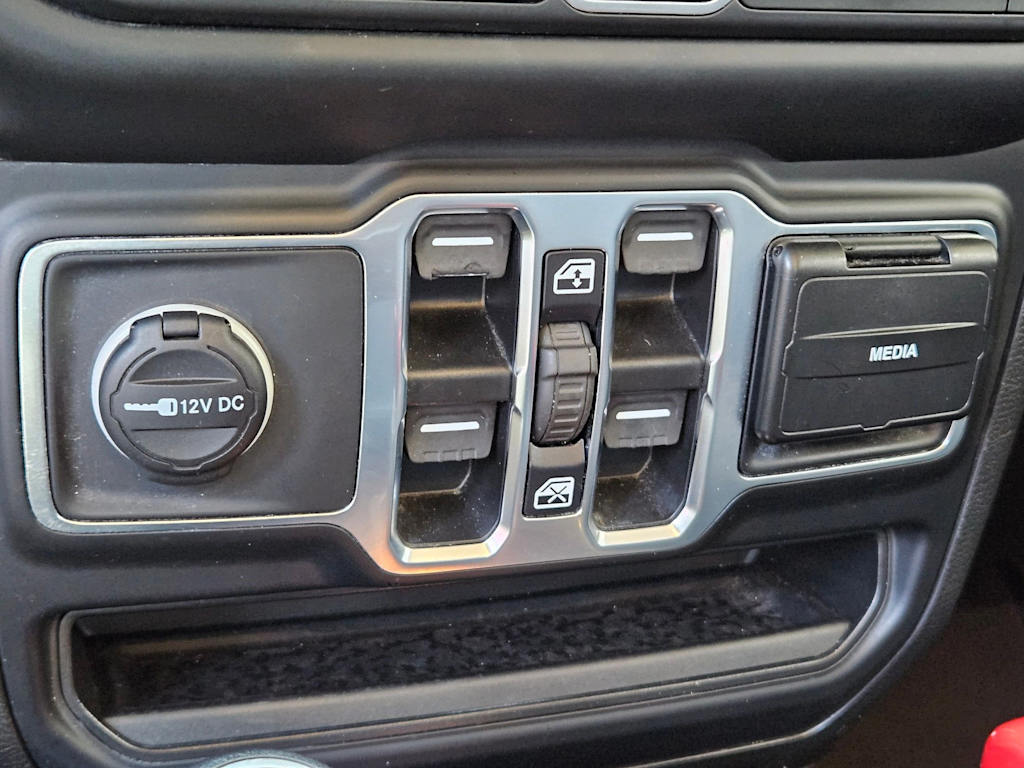 Thumbnail: 2023 Jeep Gladiator - 32