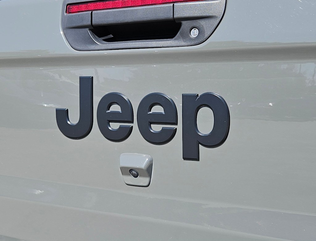 Thumbnail: 2023 Jeep Gladiator - 7