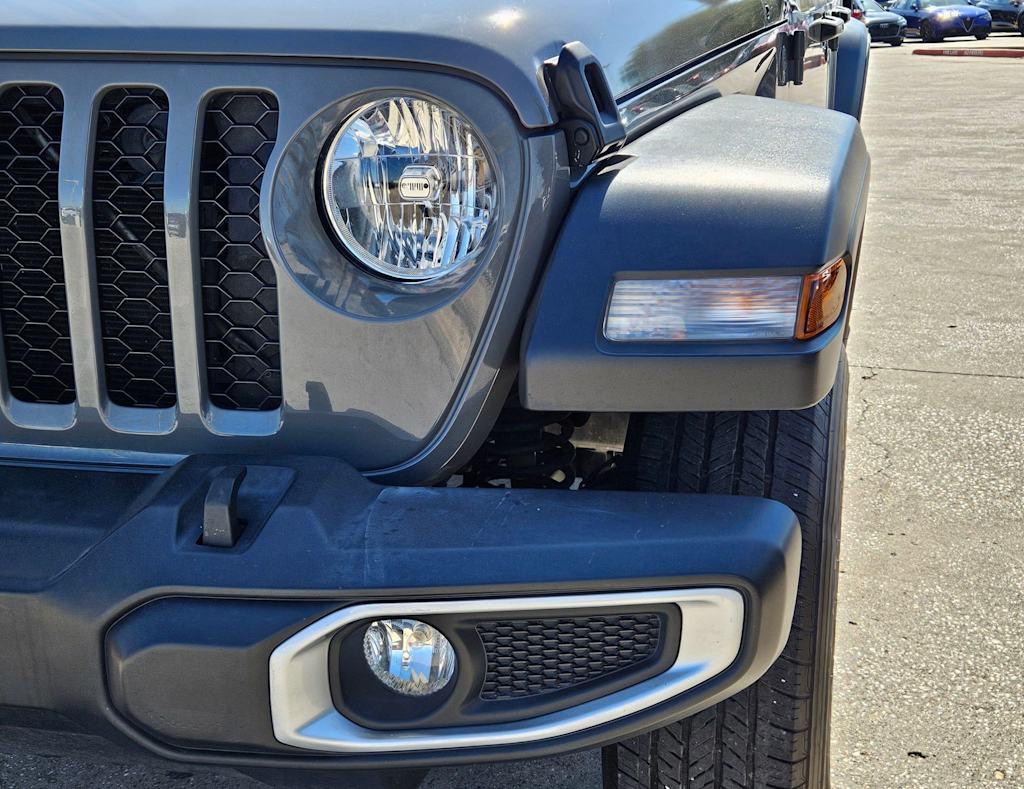 Thumbnail: 2023 Jeep Gladiator - 23