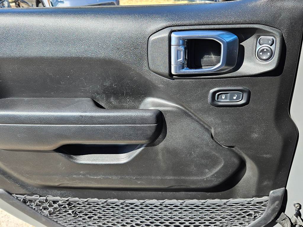 Thumbnail: 2023 Jeep Gladiator - 25