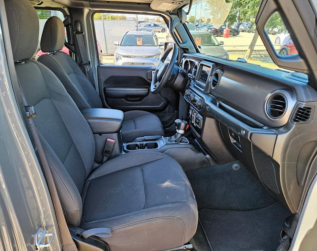 Thumbnail: 2023 Jeep Gladiator - 12