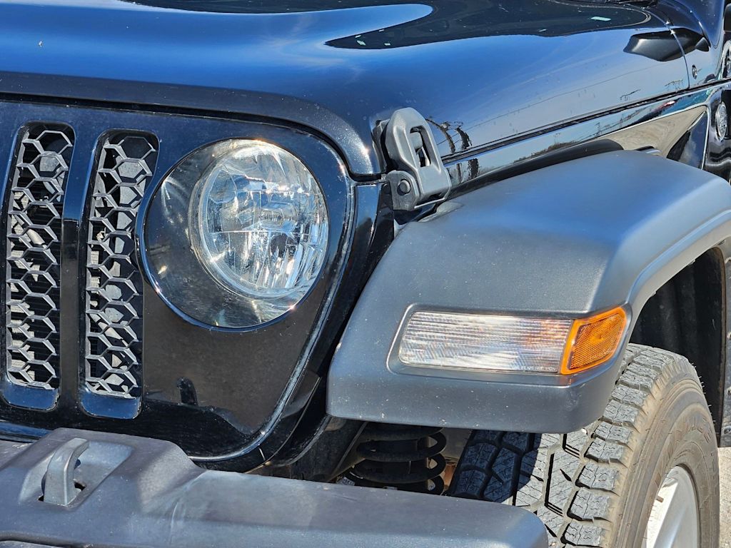 Thumbnail: 2023 Jeep Gladiator - 8