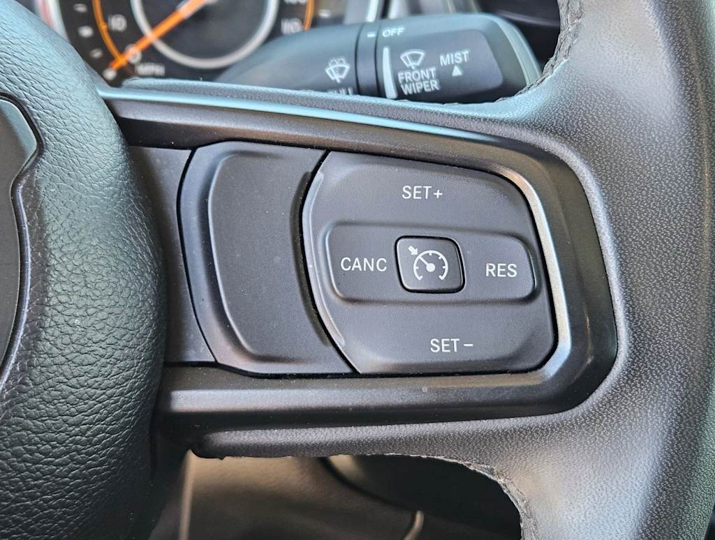 Thumbnail: 2023 Jeep Gladiator - 18