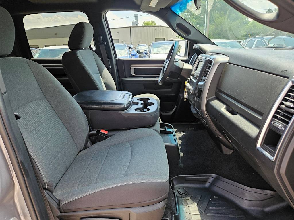 Thumbnail: 2024 RAM 1500 - 10