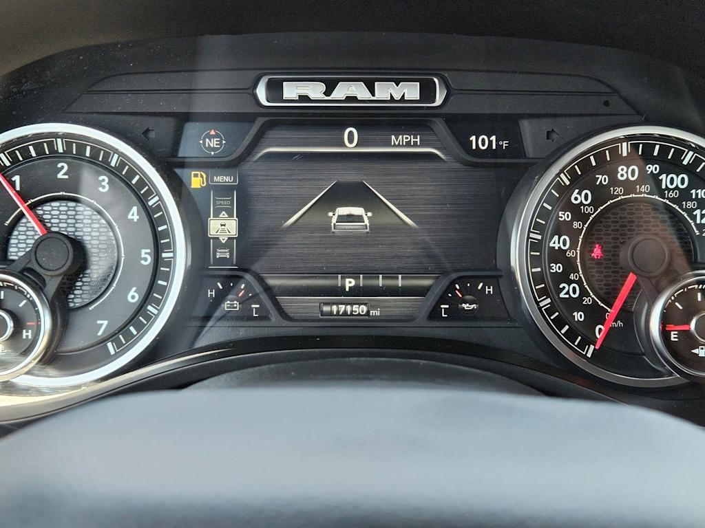 Thumbnail: 2025 RAM 1500 - 33