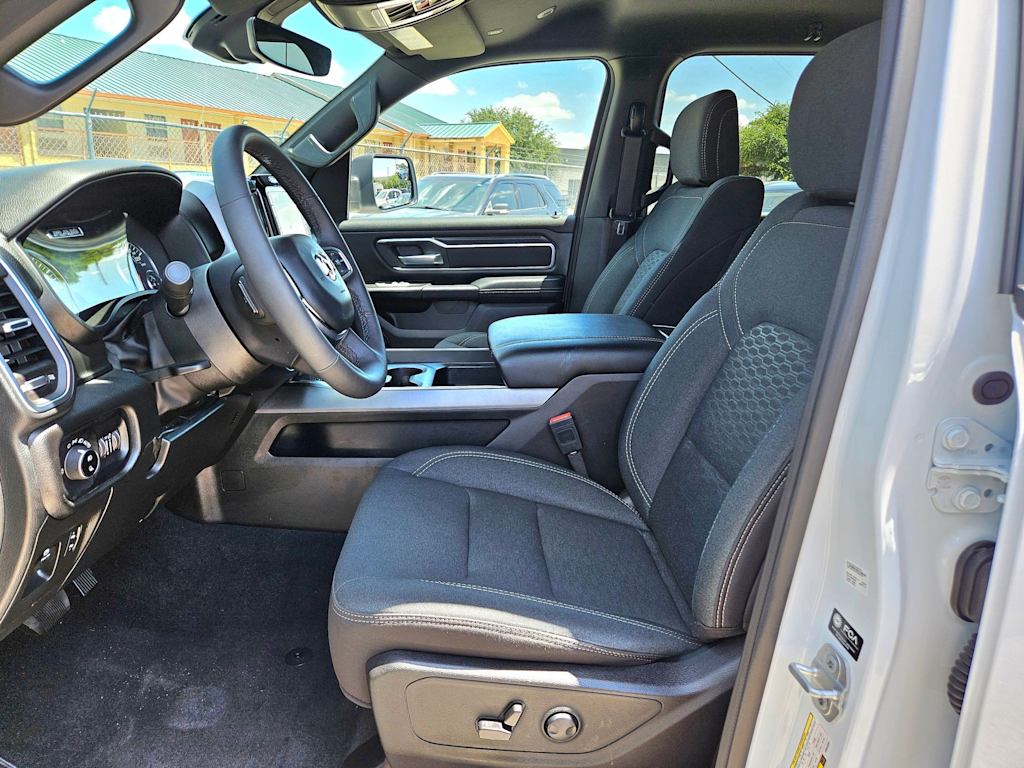 Thumbnail: 2025 RAM 1500 - 10