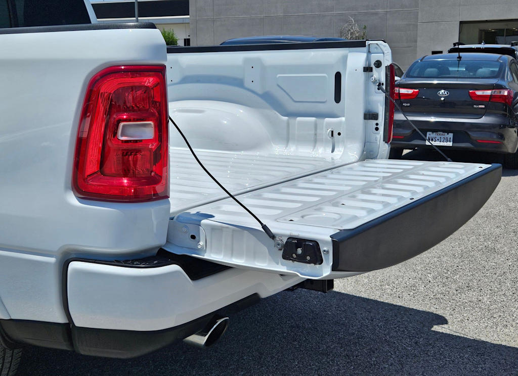 Thumbnail: 2025 RAM 1500 - 34