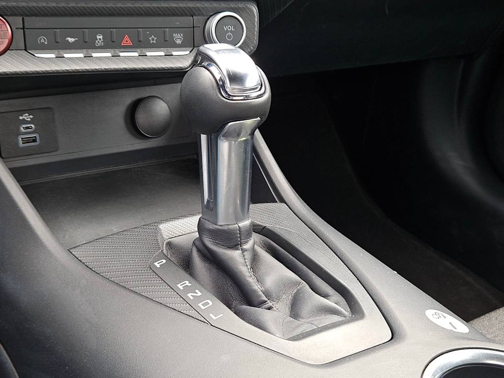2024 Ford Mustang  12
