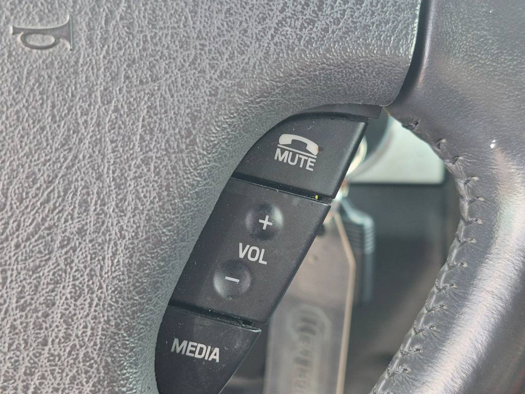 Thumbnail: 2002 Ford Thunderbird - 20