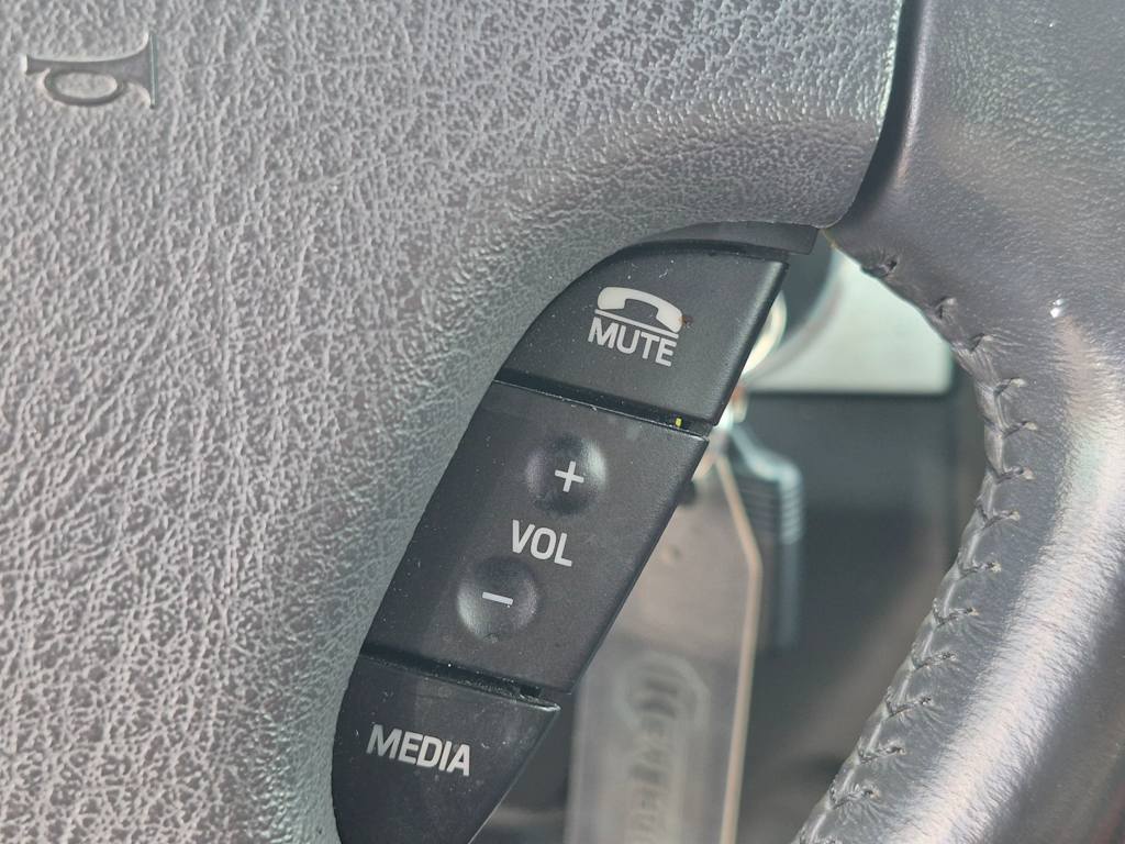 Thumbnail: 2002 Ford Thunderbird - 20